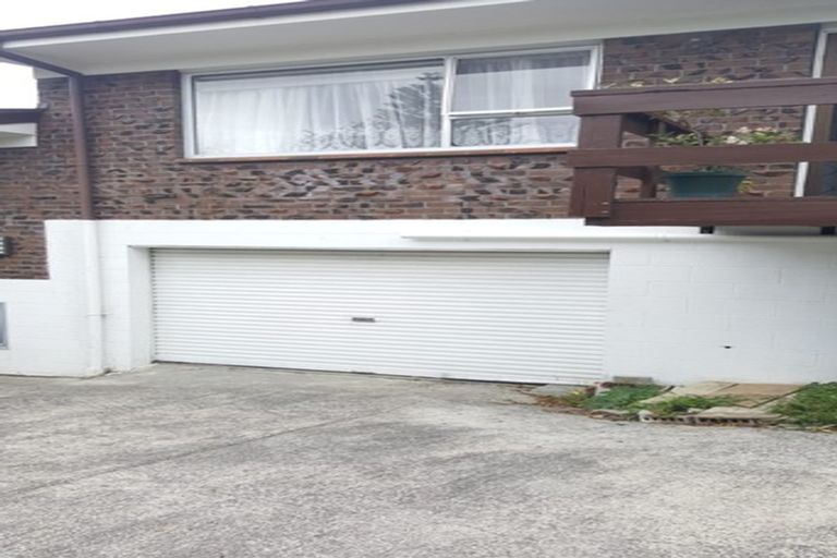 Photo of property in 1/5 Tirimoana Road, Te Atatu South, Auckland, 0602