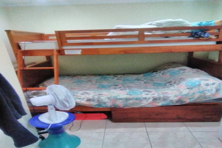 Photo of property in 10 De Havilland Drive, Goodwood Heights, Auckland, 2105