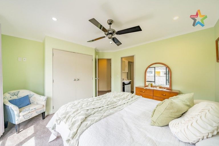 Photo of property in 5 Maru Street, Stokes Valley, Lower Hutt, 5019