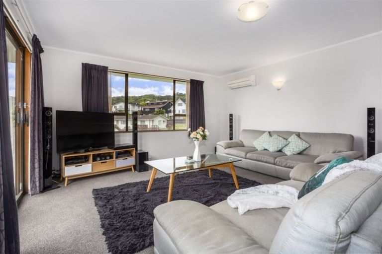 Photo of property in 7 Beauly Grove, Papakowhai, Porirua, 5024