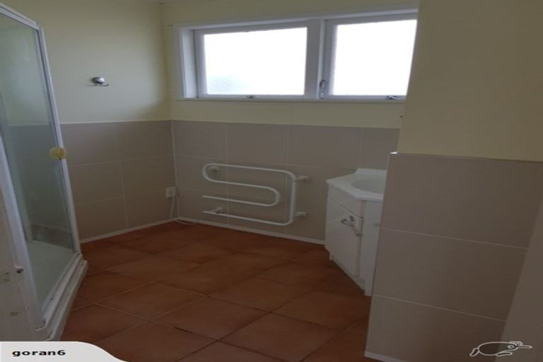 Photo of property in 2/198 Verbena Road, Birkdale, Auckland, 0626