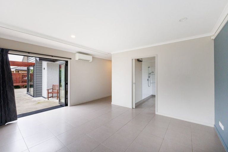 Photo of property in 35 Pegasus Place, Kelvin Grove, Palmerston North, 4414