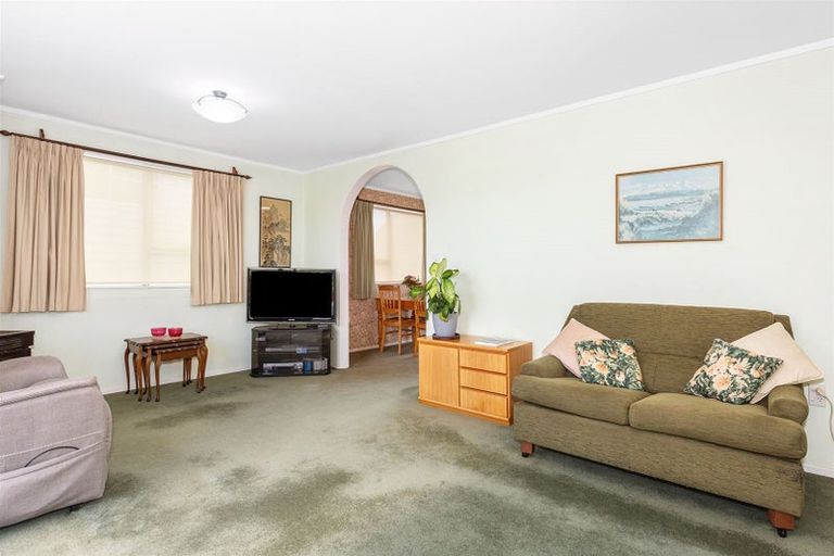 Photo of property in 20 Cassley Crescent, Papakowhai, Porirua, 5024