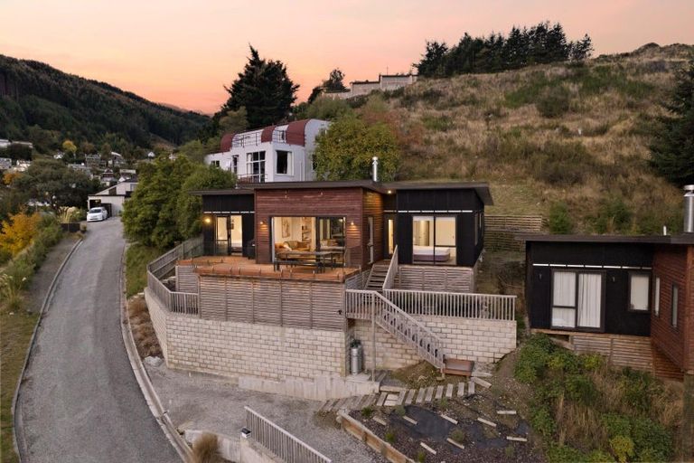 Photo of property in 15a Mackinnon Terrace, Sunshine Bay, Queenstown, 9300