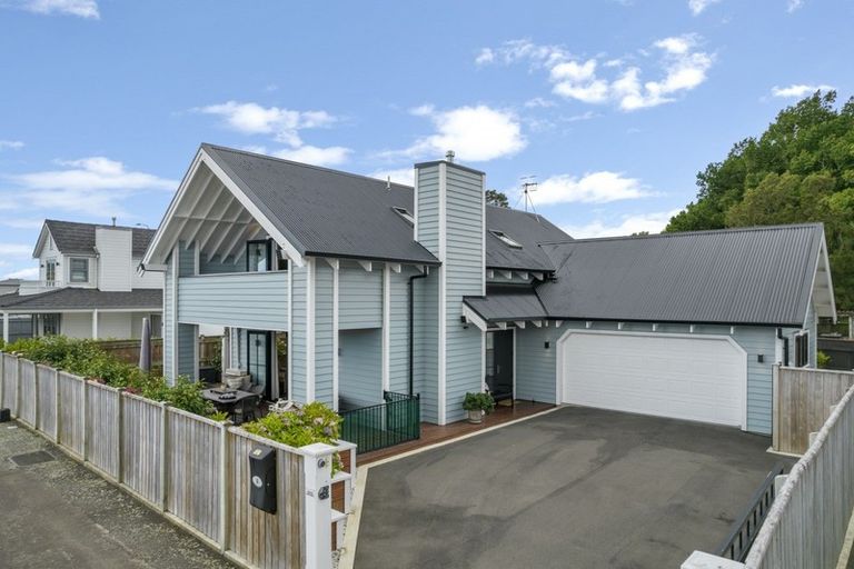 Photo of property in 5 Colombo Street, Hokowhitu, Palmerston North, 4410