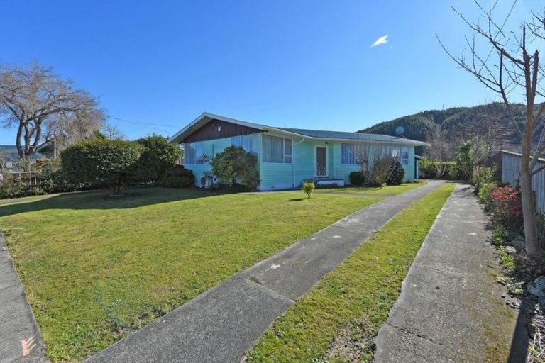 Photo of property in 20 Mcleod Street, Elderslea, Upper Hutt, 5018