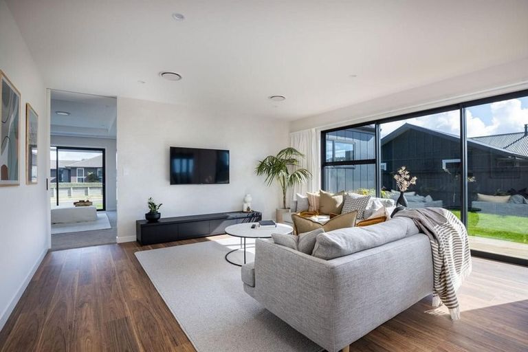 Photo of property in 95 Glenvar Ridge Road, Long Bay, Auckland, 0630