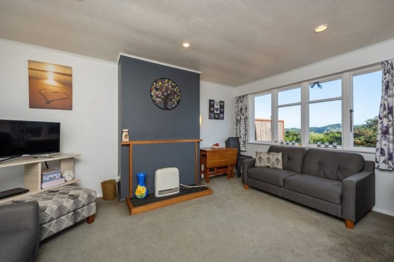 Photo of property in 52 Raukawa Street, Strathmore Park, Wellington, 6022