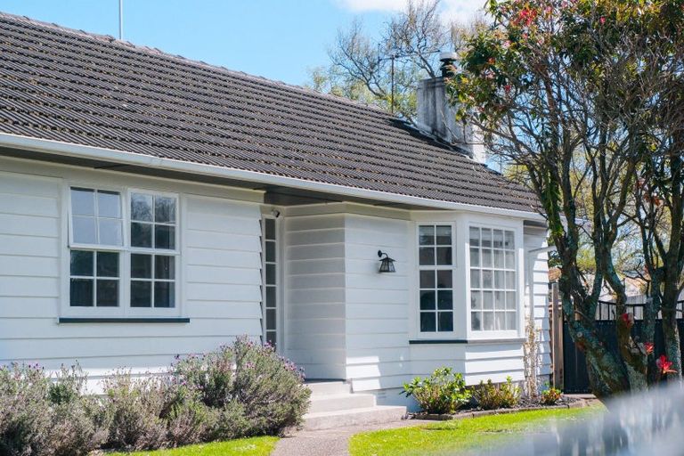 Photo of property in 10 Jarmey Place, Mangakakahi, Rotorua, 3015