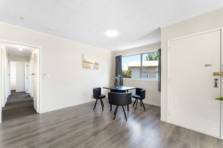 Photo of property in 95 Riverpark Crescent, Henderson, Auckland, 0610