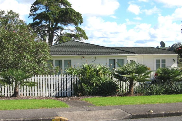 Photo of property in 44 Abbotleigh Avenue, Te Atatu Peninsula, Auckland, 0610