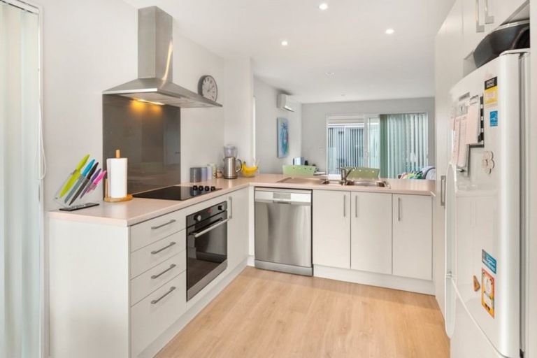 Photo of property in 39 Battalion Drive, Papakura, 2110