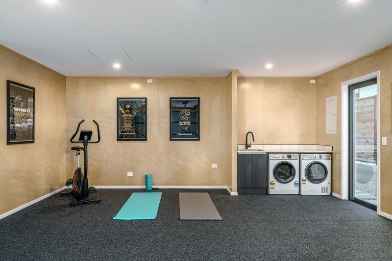 Photo of property in 1 Kamana Rise, Wanaka, 9382