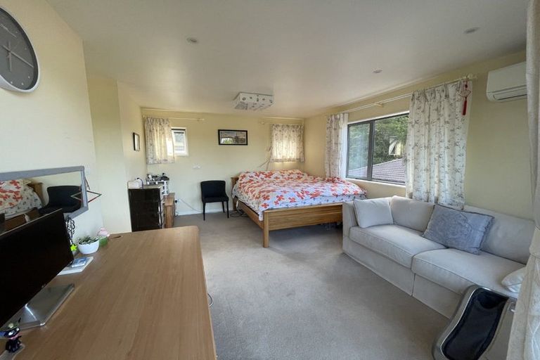 Photo of property in 19 Barnsley Place, Henderson, Auckland, 0612