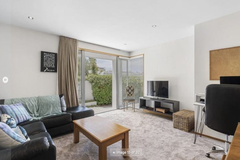 Photo of property in 2/55 Parr Terrace, Castor Bay, Auckland, 0620