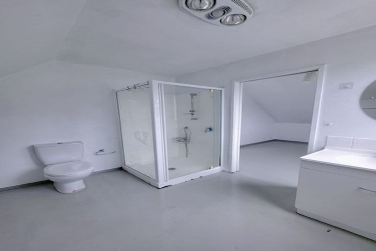 Photo of property in 1/17 Sandown Road, Rothesay Bay, Auckland, 0630