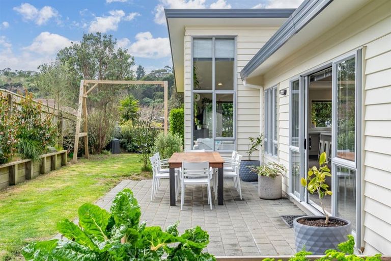 Photo of property in 31 Te Puia Drive, Aotea, Porirua, 5024