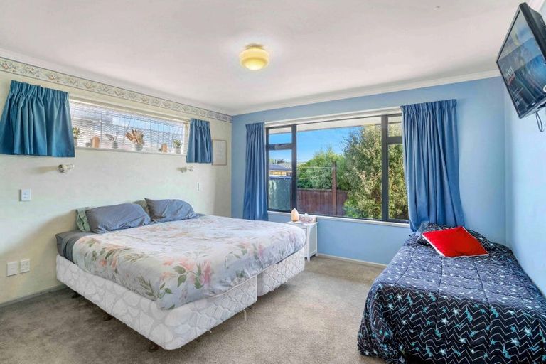 Photo of property in 6 Queen Street, Winton, 9720