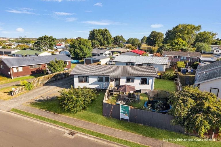 Photo of property in 12 Kentucky Crescent, Nawton, Hamilton, 3200