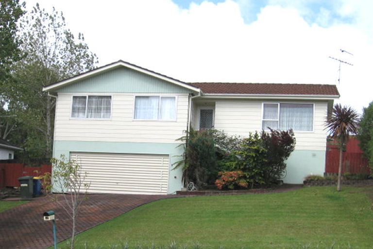 Photo of property in 12 Claverdon Drive, Massey, Auckland, 0614