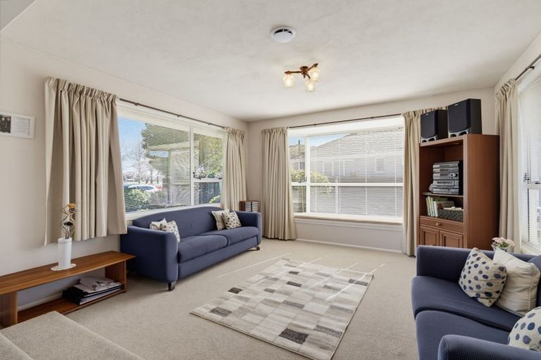 Photo of property in 332 Memorial Avenue, Burnside, Christchurch, 8053