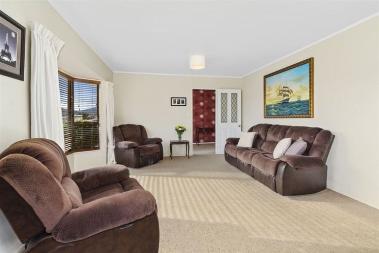 Photo of property in 13 James Cook Drive, Whitby, Porirua, 5024