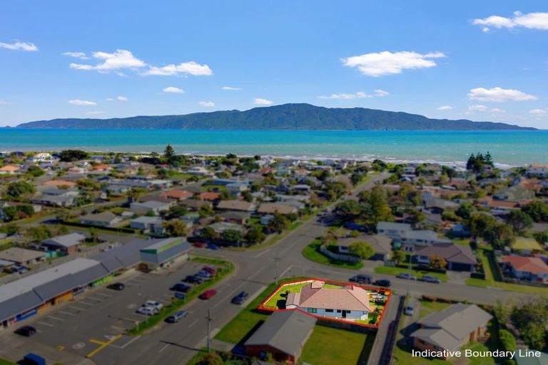 Photo of property in 10 Te Kupe Road, Paraparaumu Beach, Paraparaumu, 5032