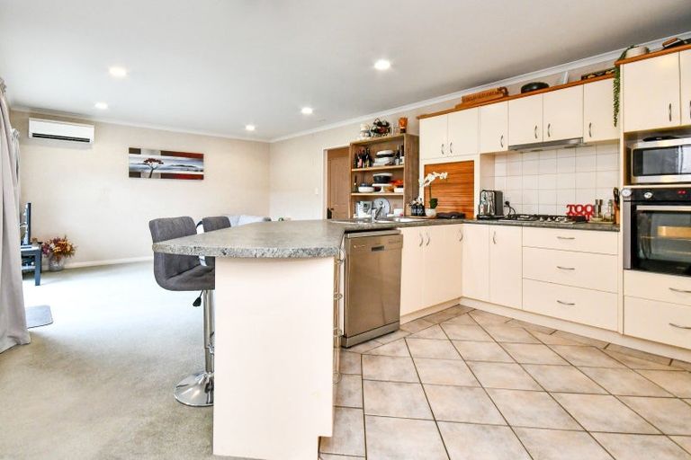 Photo of property in 13 Moss Crescent, Takanini, 2112