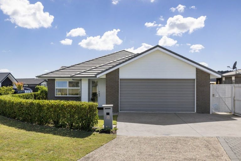 Photo of property in 70 Awataha Crescent, Pyes Pa, Tauranga, 3110