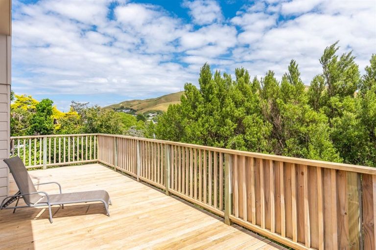 Photo of property in 15 Puketai Place, Pukerua Bay, 5026