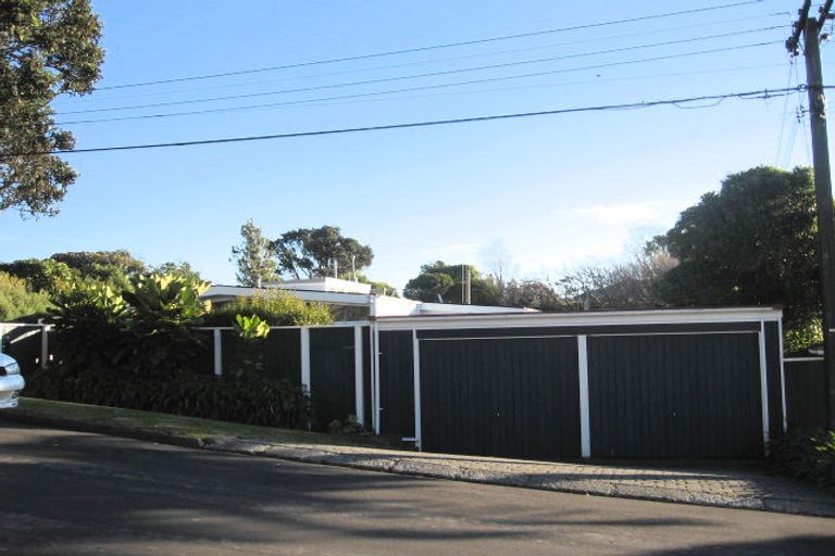 Photo of property in 15 Fancourt Street, Karori, Wellington, 6012