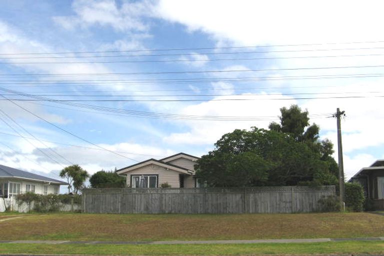 Photo of property in 298 East Coast Road, Forrest Hill, Auckland, 0620