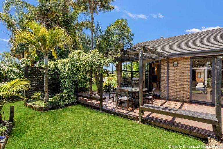 Photo of property in 10 Ringwood Place, Whitianga, 3510