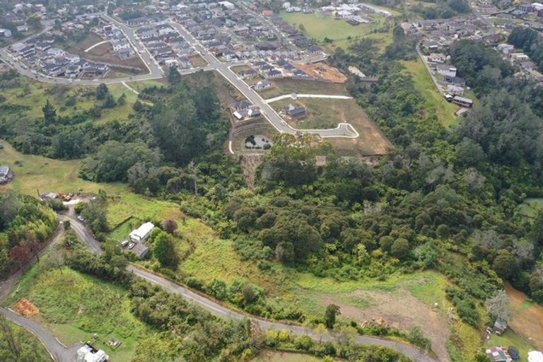 Photo of property in 68 Chamberlain Road, Massey, Auckland, 0614