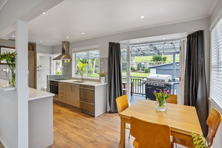 Photo of property in 20 Kapuka Road, Mangere Bridge, Auckland, 2022