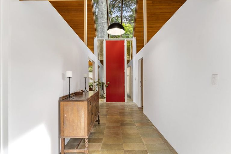 Photo of property in 17 Cobblestone Lane, Hillcrest, Auckland, 0627