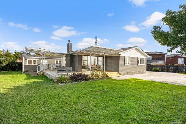 Photo of property in 56 Dale Crescent, Pakuranga, Auckland, 2010