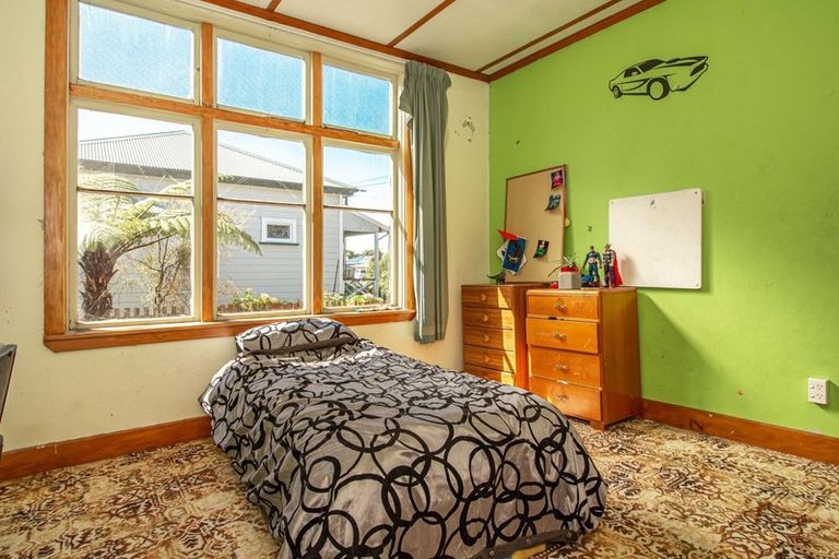 Photo of property in 48 Romilly Street, Westport, 7825