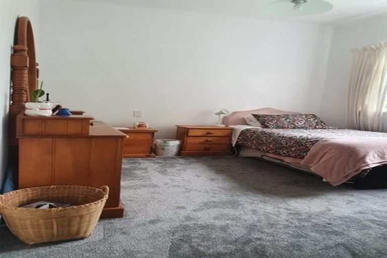 Photo of property in 1/59 Woodside Road, Massey, Auckland, 0614