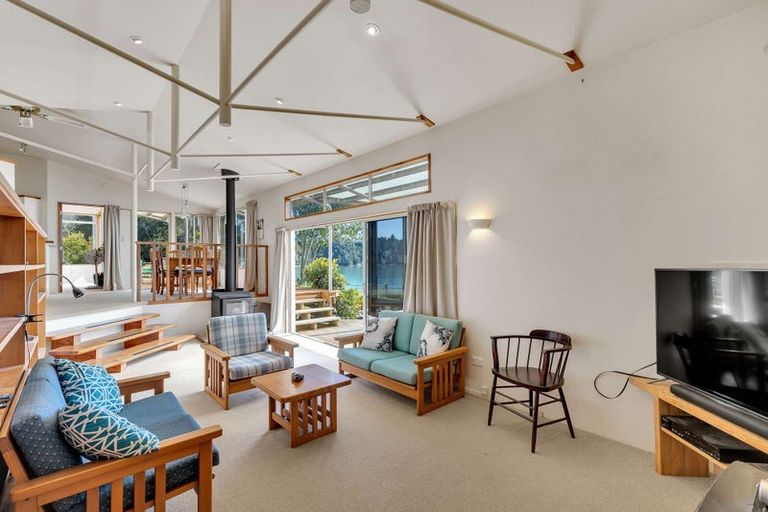 Photo of property in 172 Rangihaeata Road, Rangihaeata, Takaka, 7182