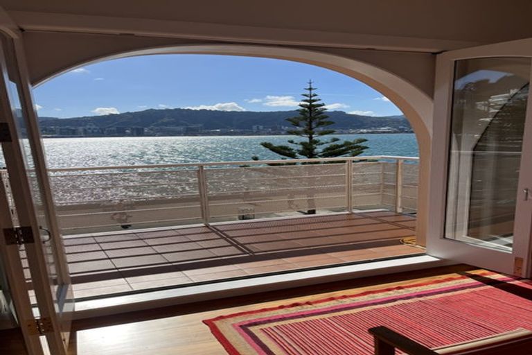 Photo of property in Inverleith Apartments, 3/306 Oriental Parade, Oriental Bay, Wellington, 6011