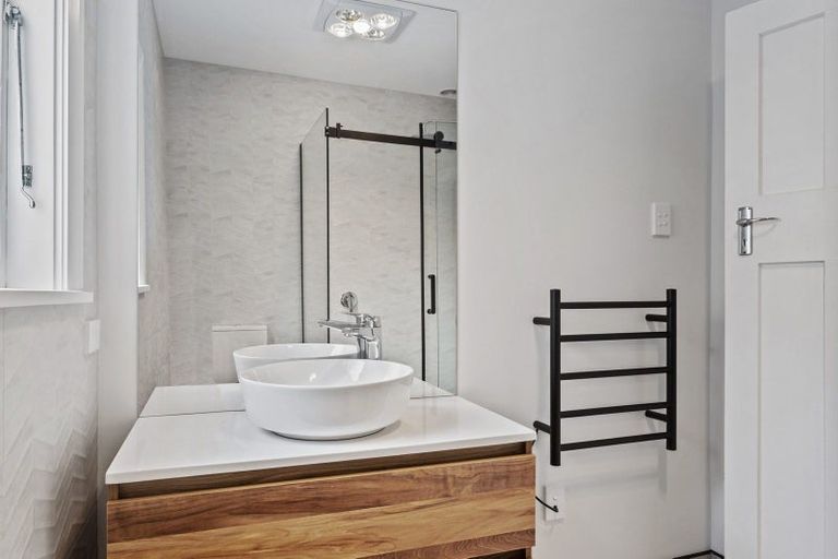 Photo of property in 1/19 Hills Road, Edgeware, Christchurch, 8013