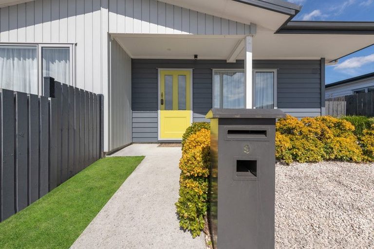 Photo of property in 9 Whareatua Avenue, Takanini, 2112