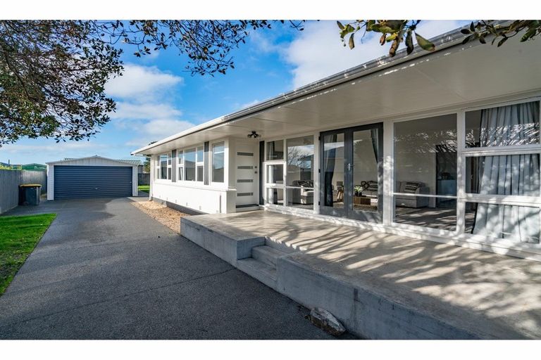 Photo of property in 6 Royalist Avenue, North New Brighton, Christchurch, 8083