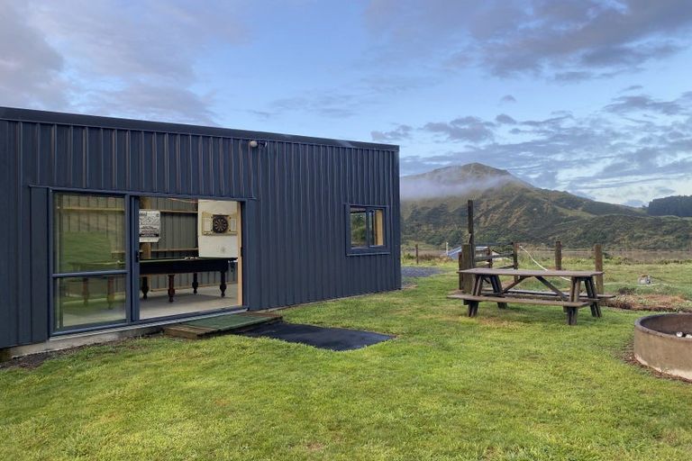 Photo of property in 177 Te Mahoe Road, Mokau, 4376