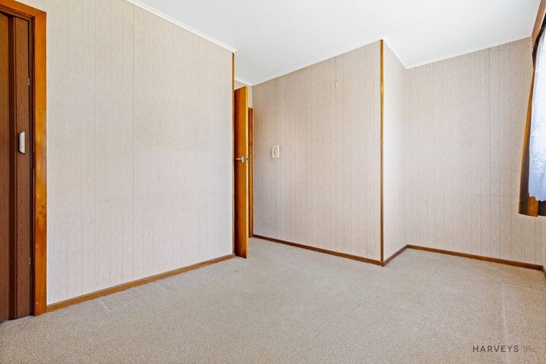 Photo of property in 5 Cobham Crescent, Kelston, Auckland, 0602