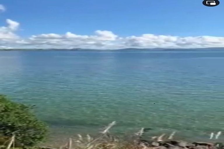 Photo of property in 42 Karoro Road, One Tree Point, 0118