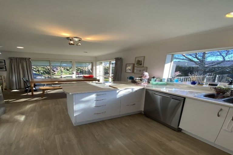 Photo of property in 51 Ararino Street, Trentham, Upper Hutt, 5018