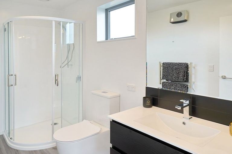 Photo of property in 2 Flotilla Place, Long Bay, Auckland, 0630