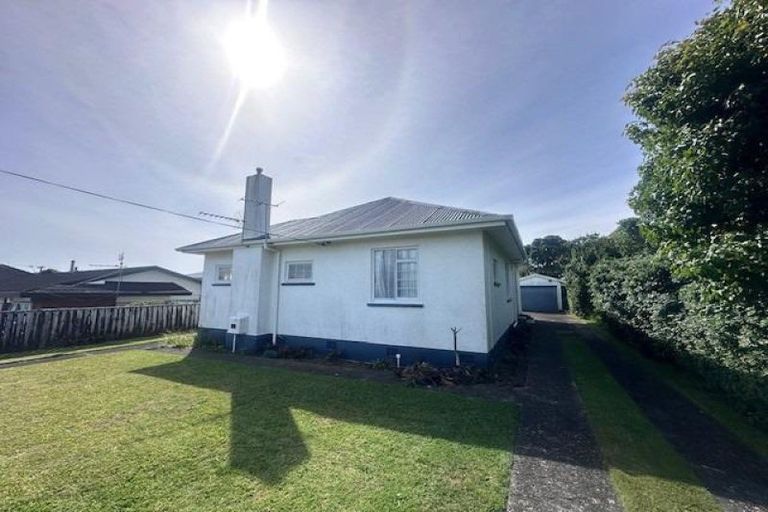 Photo of property in 7 Wilton Street, Westown, New Plymouth, 4310